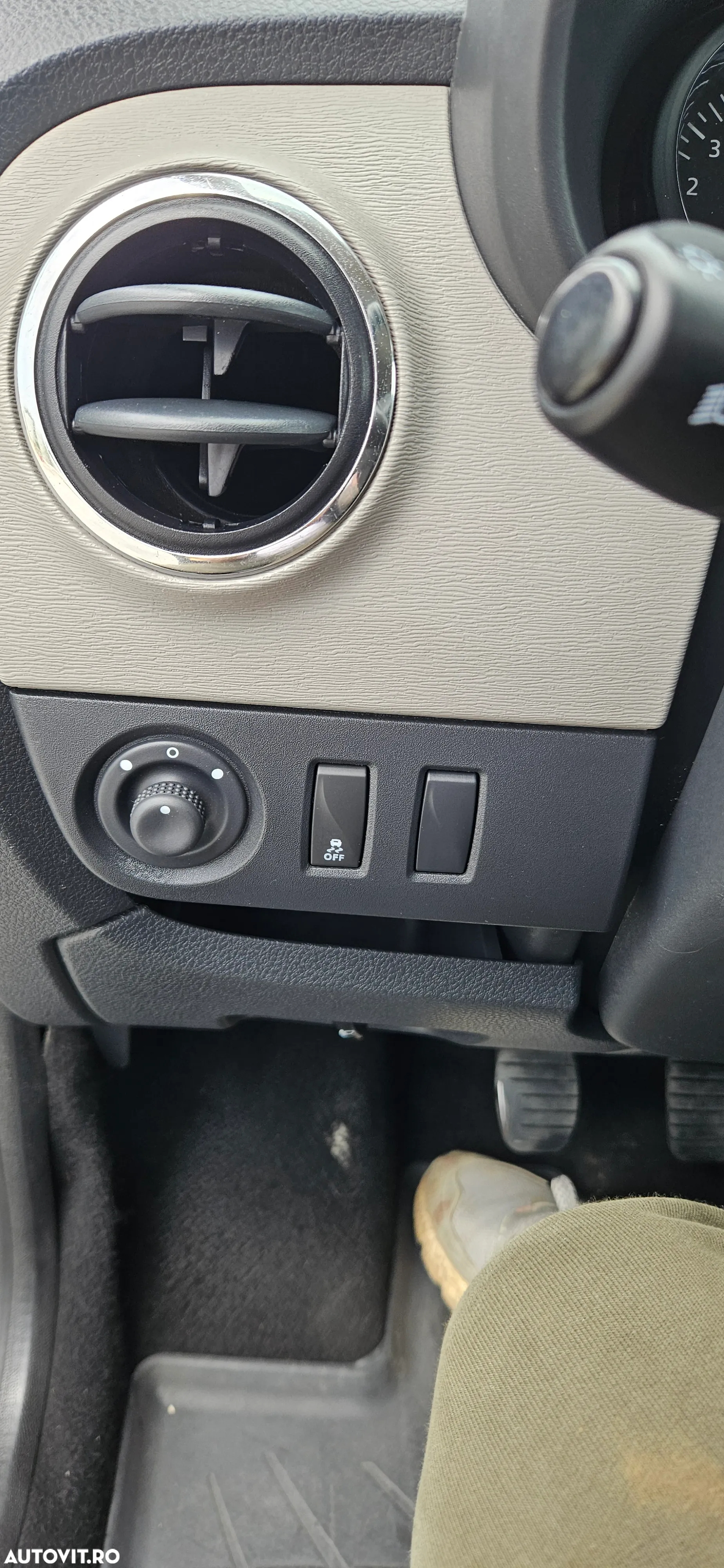 Dacia Lodgy 1.2 TCe 115 CP Laureate - 19