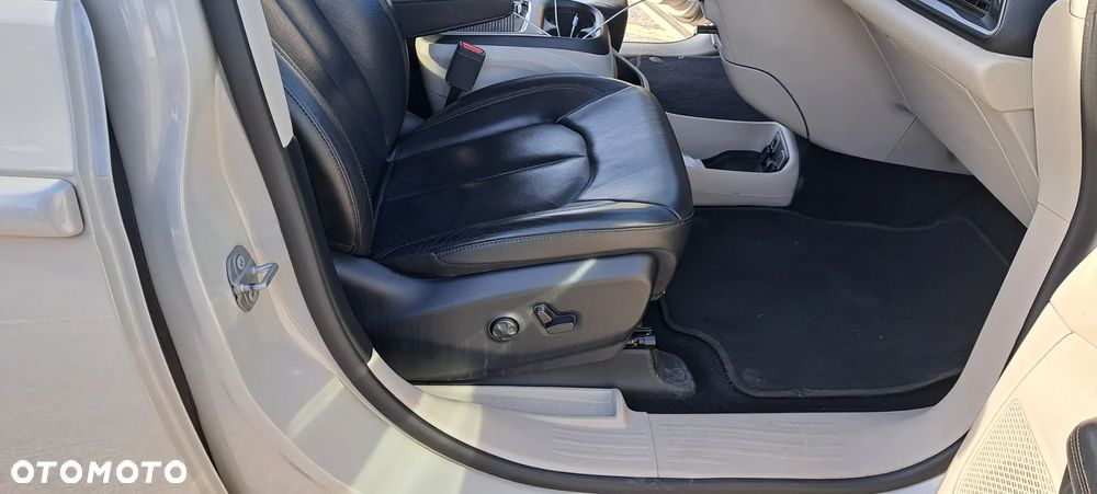 Chrysler Pacifica - 21