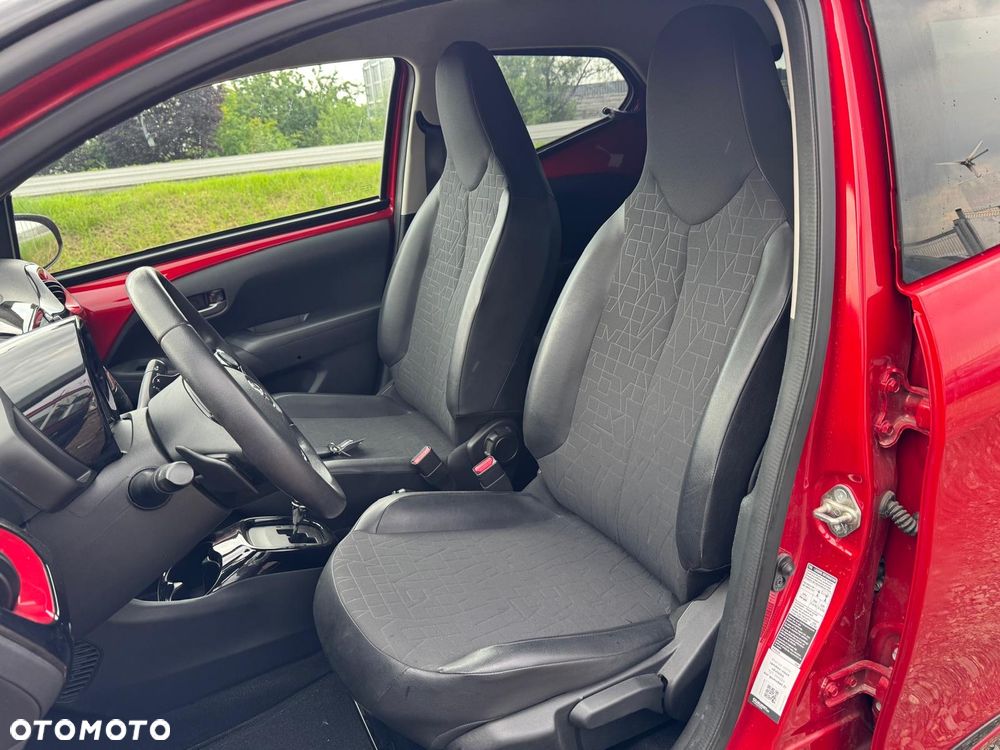 Toyota Aygo x.shift x-play connect - 13