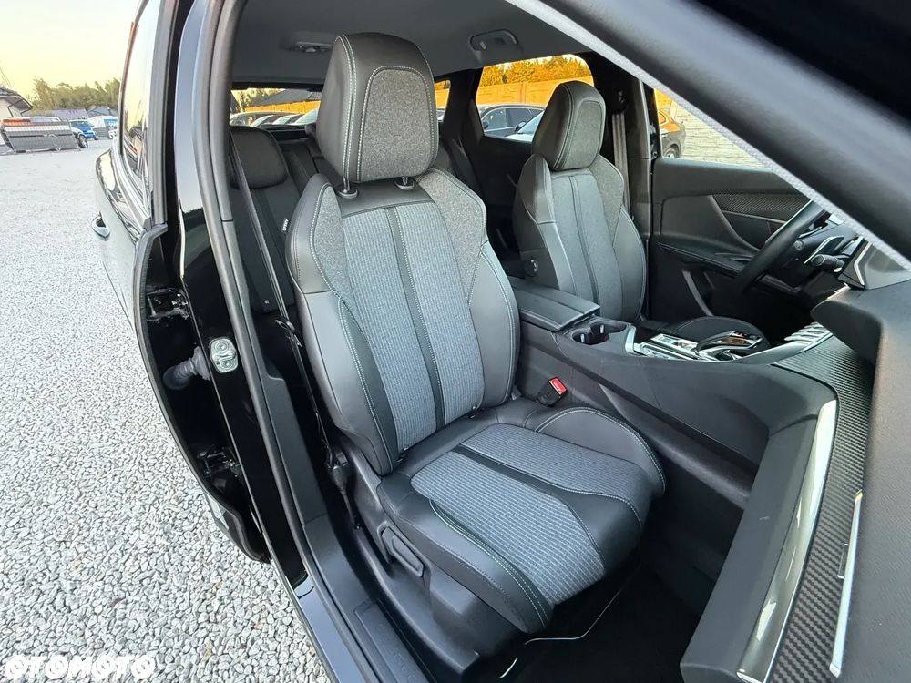 Peugeot 3008 1.6 PureTech Hybrid PHEV Allure Pack S&S EAT8 - 25