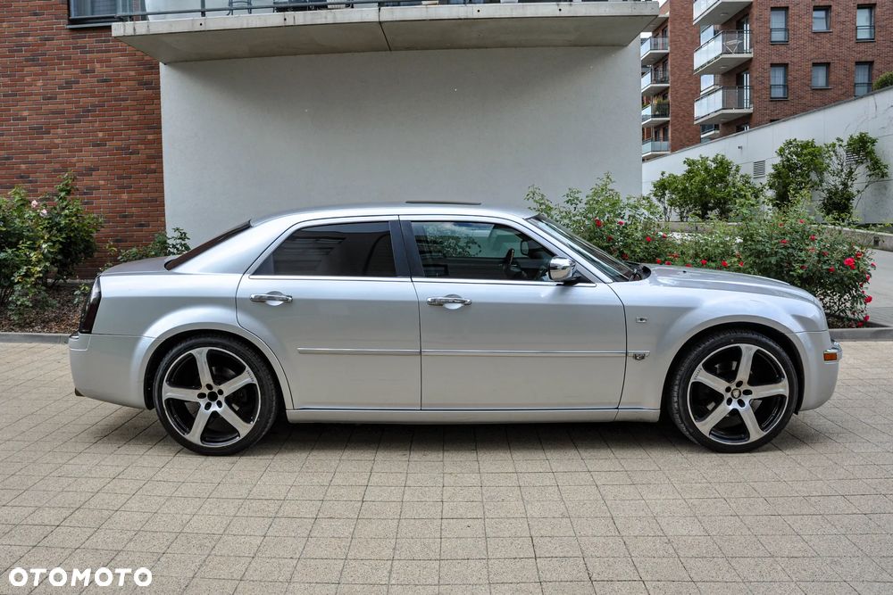 Chrysler 300C - 5