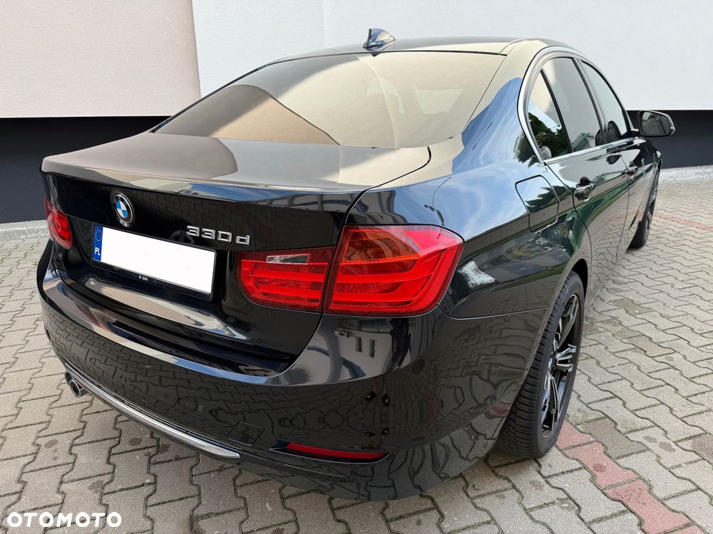 BMW Seria 3 330d Sport-Aut Luxury Line - 15
