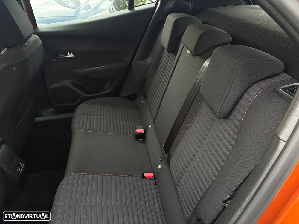 Peugeot e-2008 50 kWh Active Pack - 11