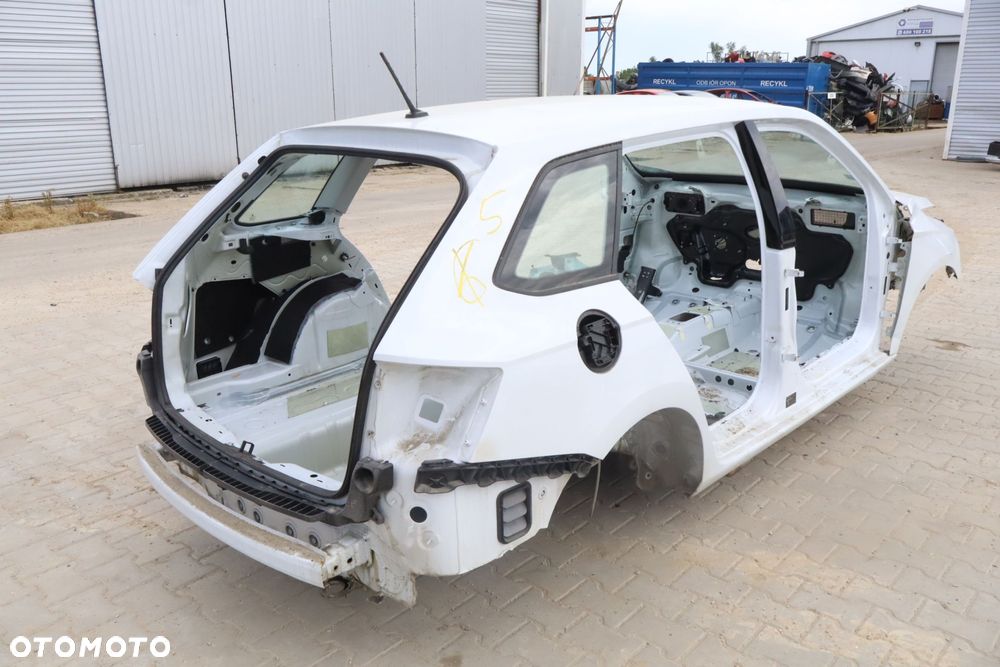 BŁOTNIK ĆWIARTKA PRAWY TYŁ SKODA FABIA III LIFT - 1