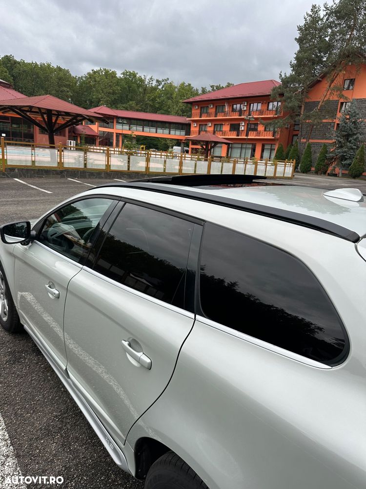 Volvo XC 60 D5 AWD RDesign - 12
