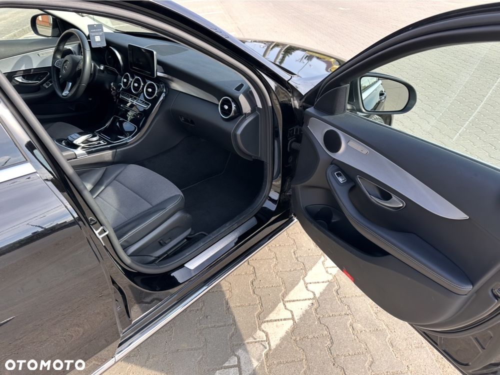 Mercedes-Benz Klasa C 180 9G-TRONIC - 16