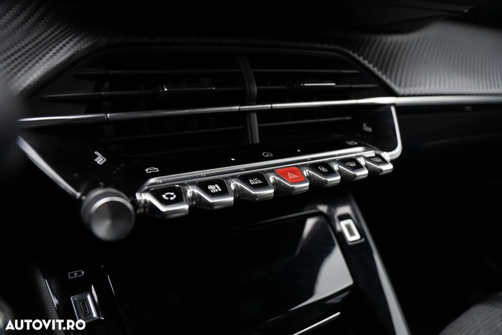 Peugeot 2008 1.2 L PureTech STT EAT8 Allure - 23