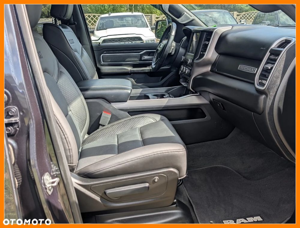 RAM 1500 Crew Cab Shortbed Bighorn - 12