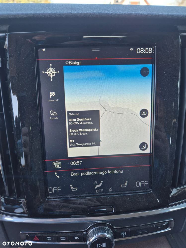 Volvo V90 T8 AWD Plug-In Hybrid Momentum - 11