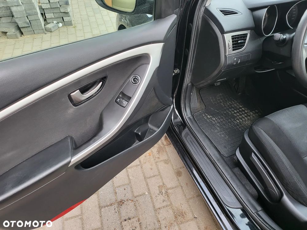 Hyundai i30 1.4 CRDi Premium - 25