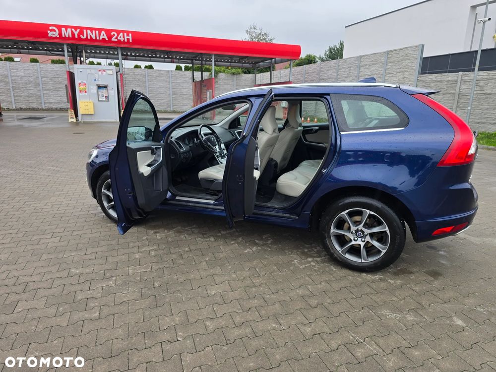 Volvo XC 60 D4 Drive-E Ocean Race - 12