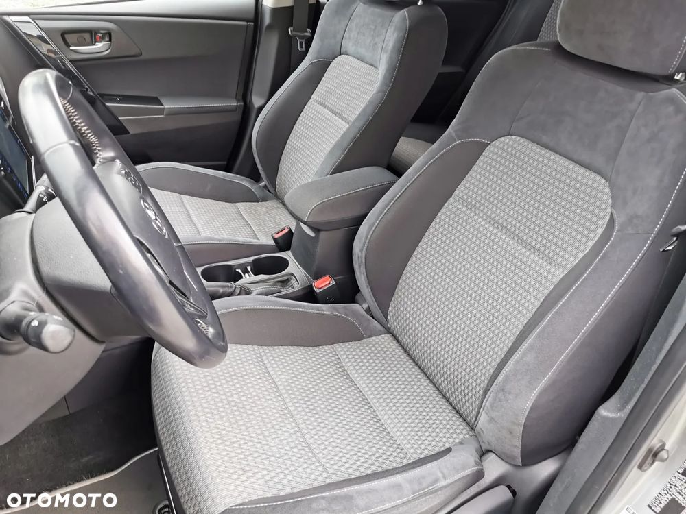 Toyota Auris - 10