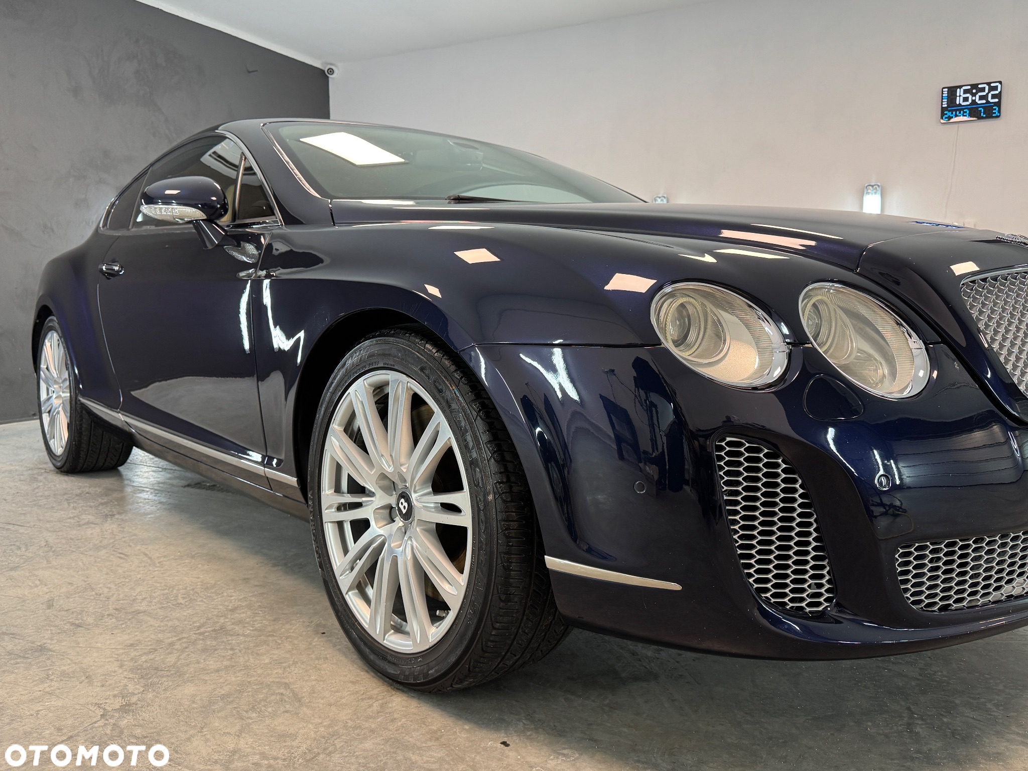 Bentley Continental GT - 7