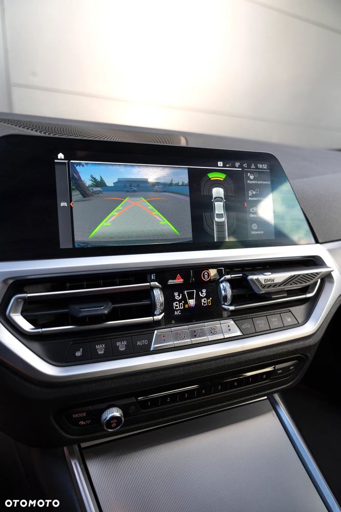 BMW Seria 3 330i M Sport sport - 19