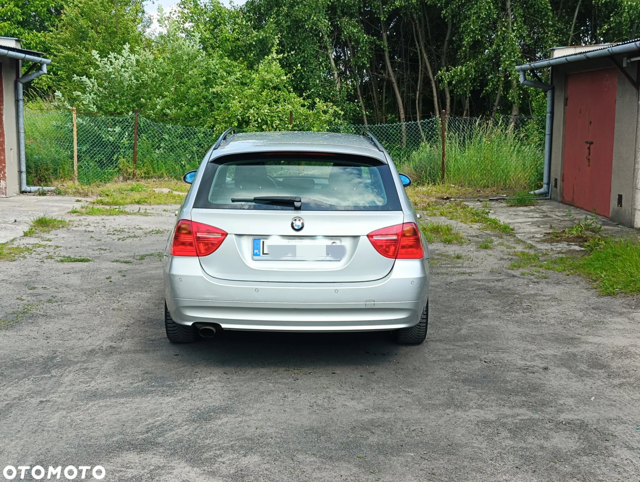 BMW Seria 3 318i Touring - 11
