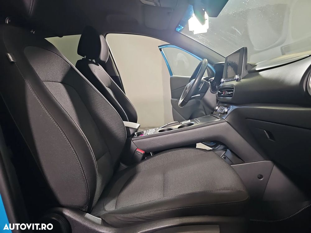 Hyundai KONA - 12
