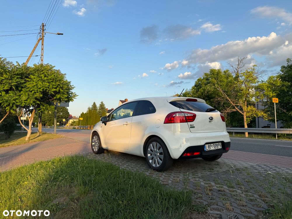 Kia Rio - 3
