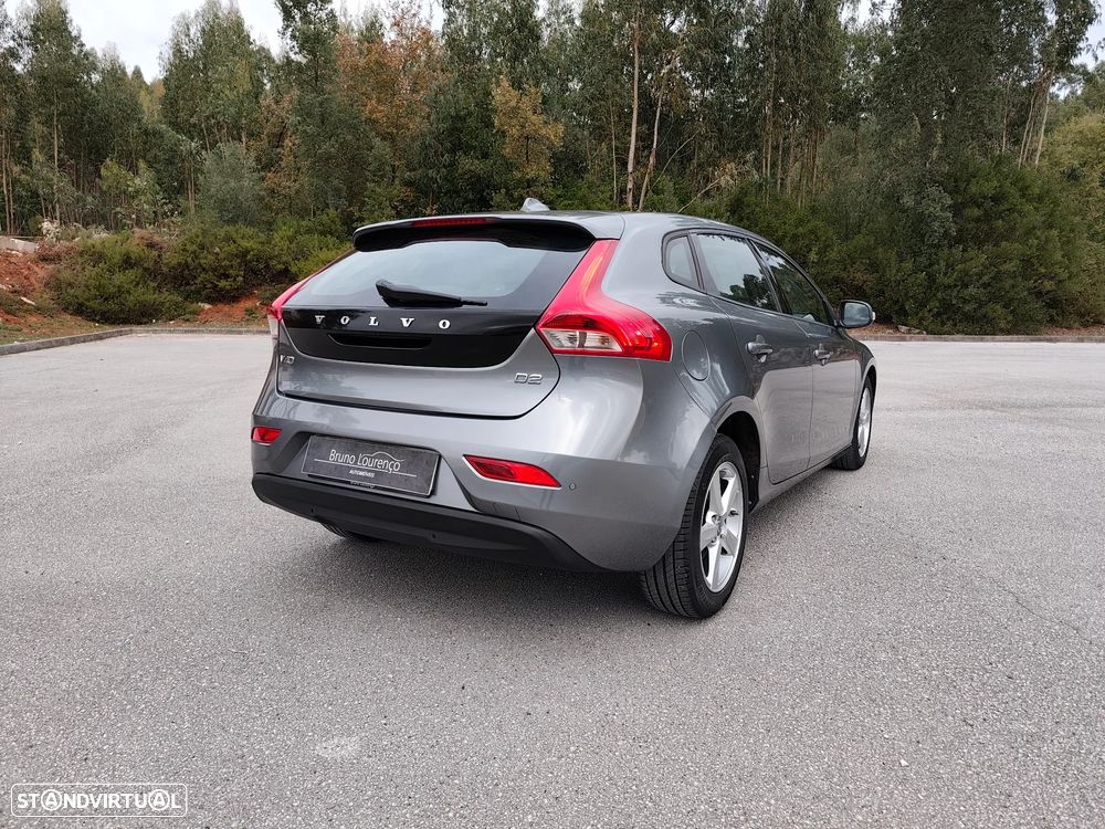 Volvo V40 D2 Momentum - 17