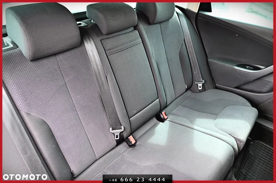 Volkswagen Passat 1.4 TSI Perfectline - 23