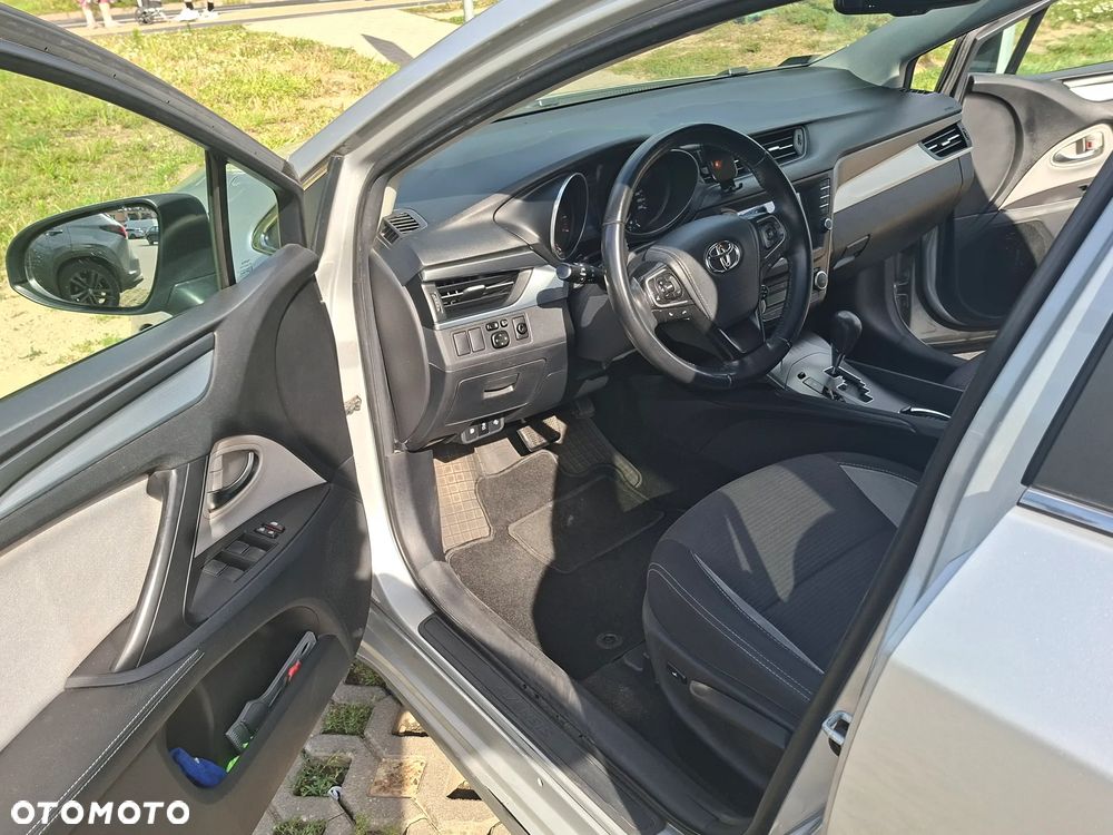 Toyota Avensis 1.8 Prestige MS - 6