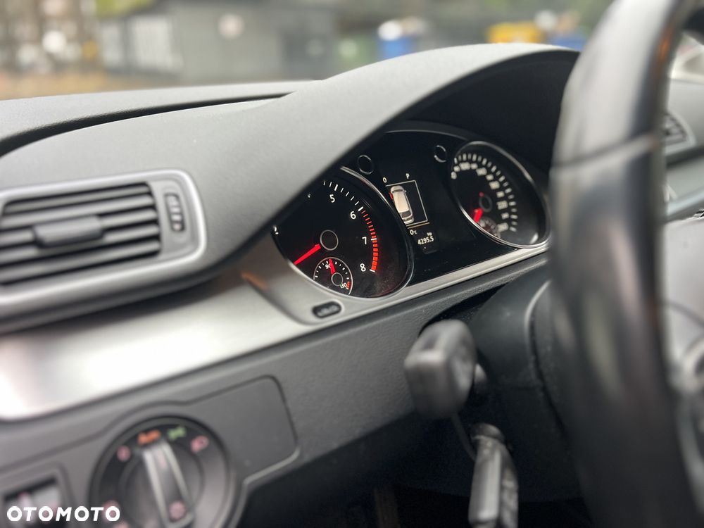 Volkswagen Passat 1.4 TSI BMT Highline DSG - 17