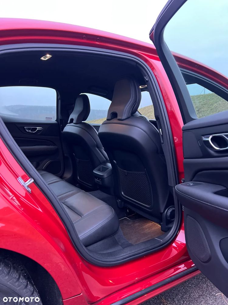 Volvo S60 T4 R-Design - 9