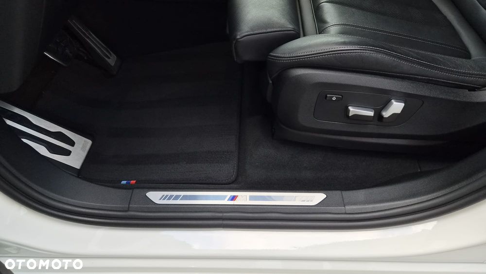 BMW X5 xDrive45e sport - 24