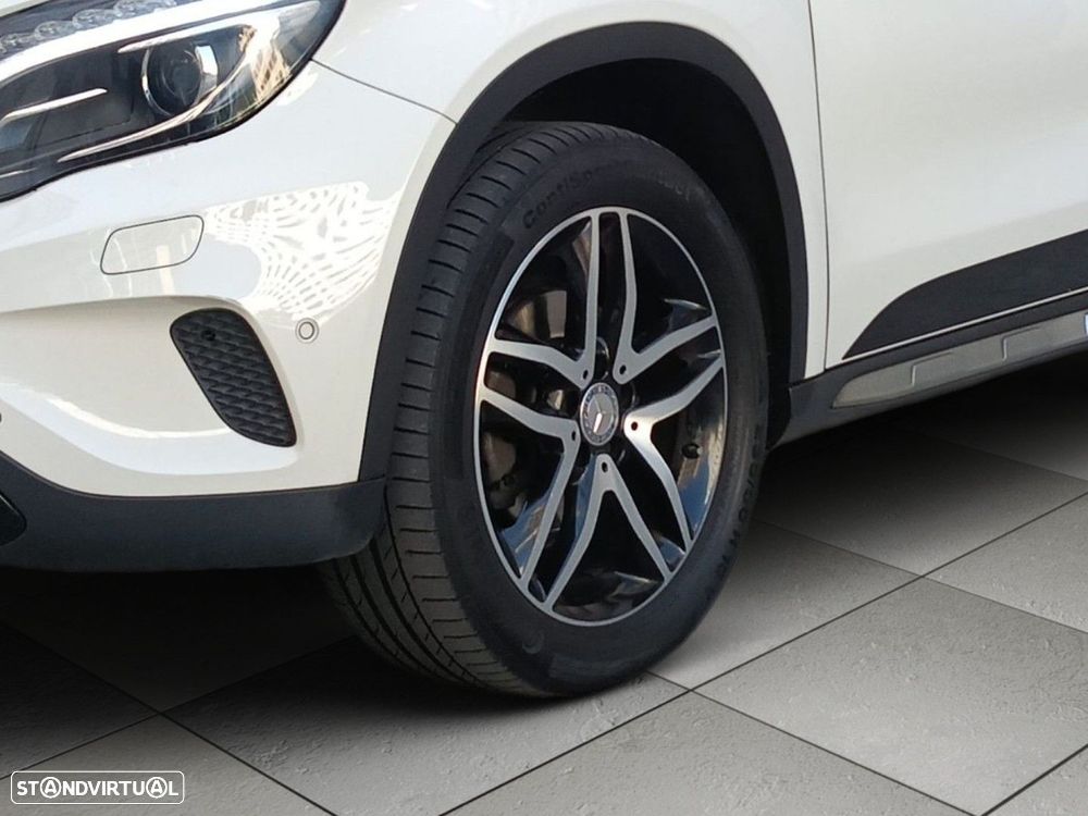 Mercedes-Benz GLA 180 - 6