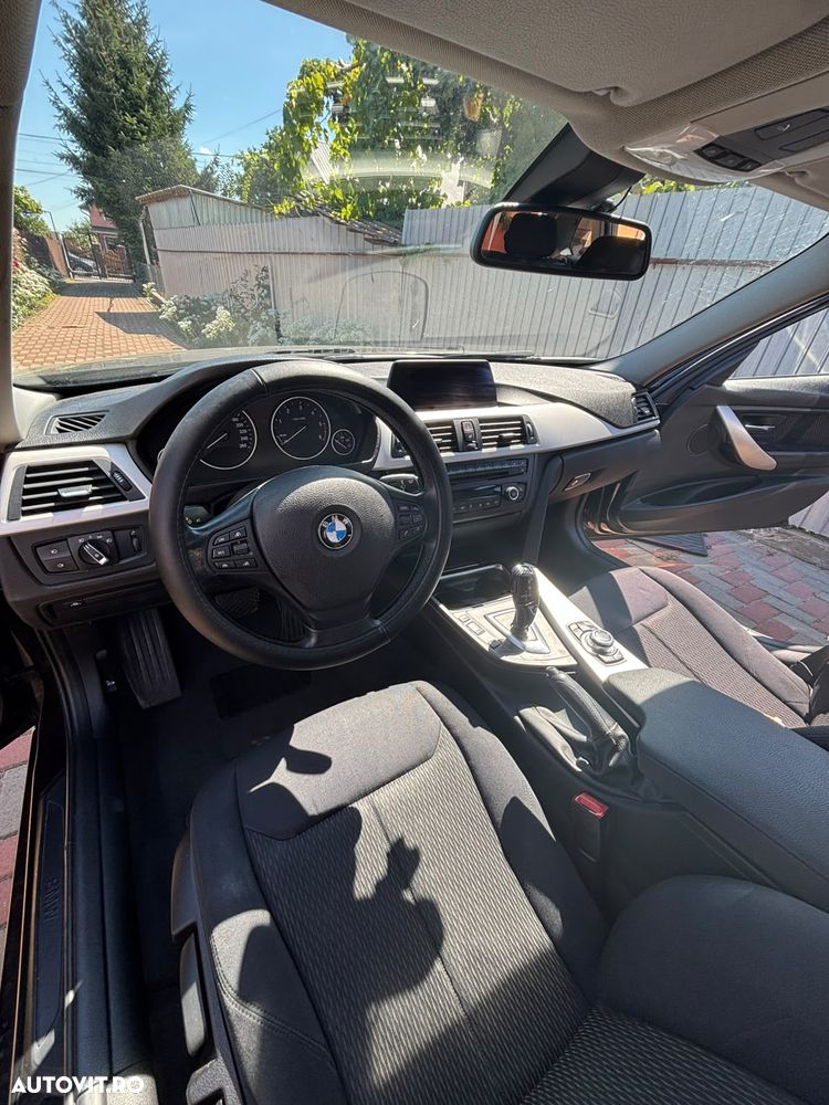 BMW Seria 3 320d Aut. - 22