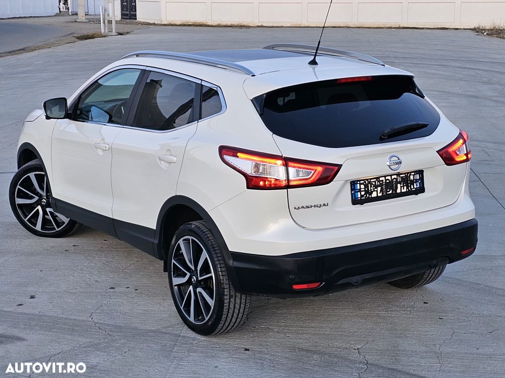 Nissan Qashqai 1.6 DCI Xtronic TEKNA+ - 6