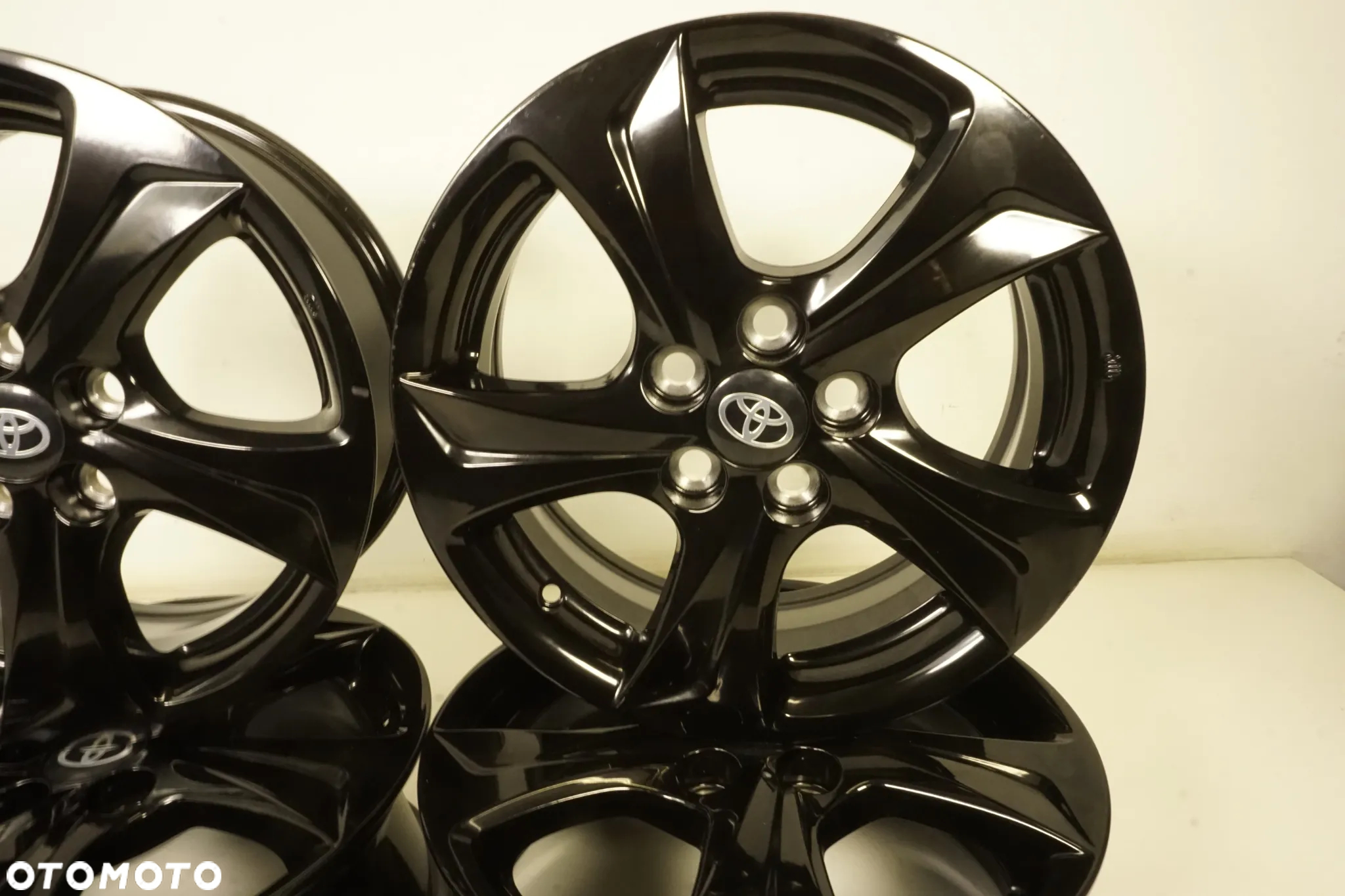 FELGI ALUMINIOWE 15 TOYOTA YARIS IV 5X100 - 3
