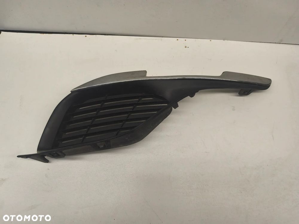 KRATKA LEWA ZDERZAKA CHROM PEUGEOT 308 T9 - 1