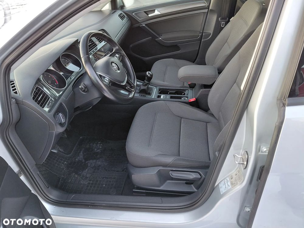 Volkswagen Golf 1.0 TSI BMT Comfortline - 24