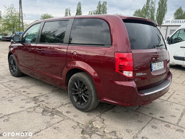 Dodge Grand Caravan 3.6 R/T - 9