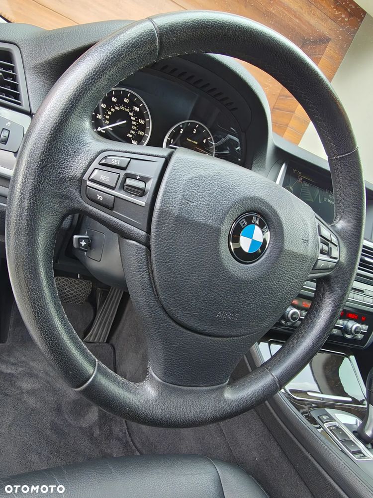 BMW Seria 5 530d Luxury Line - 28