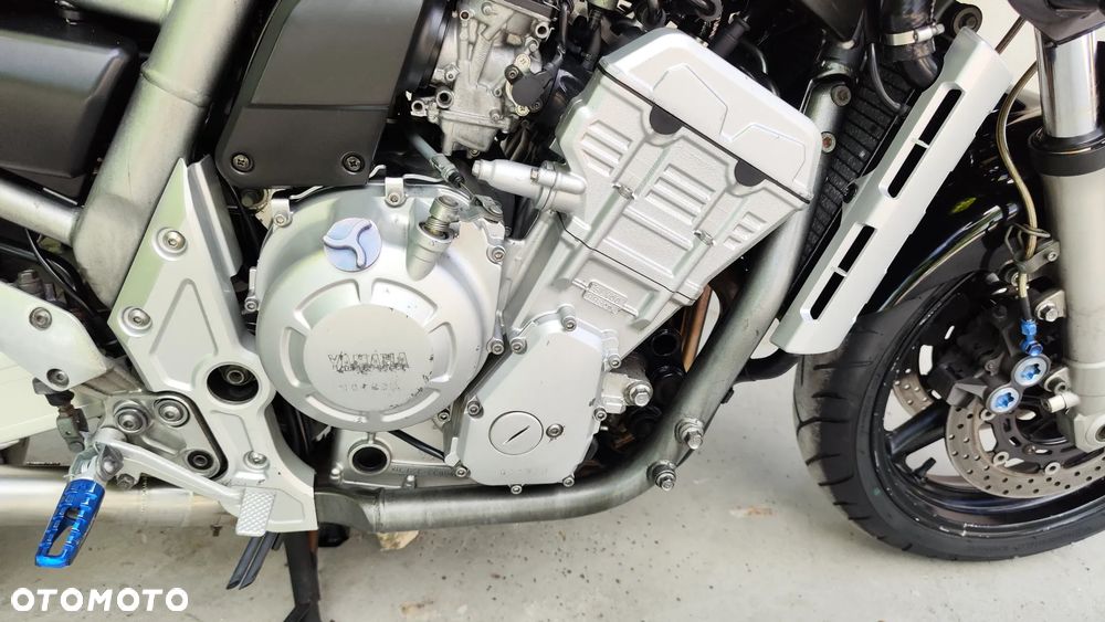 Yamaha FZS - 28