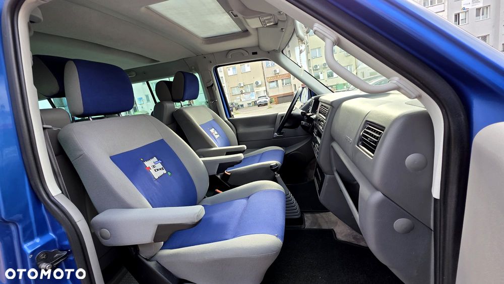 Volkswagen Multivan - 30