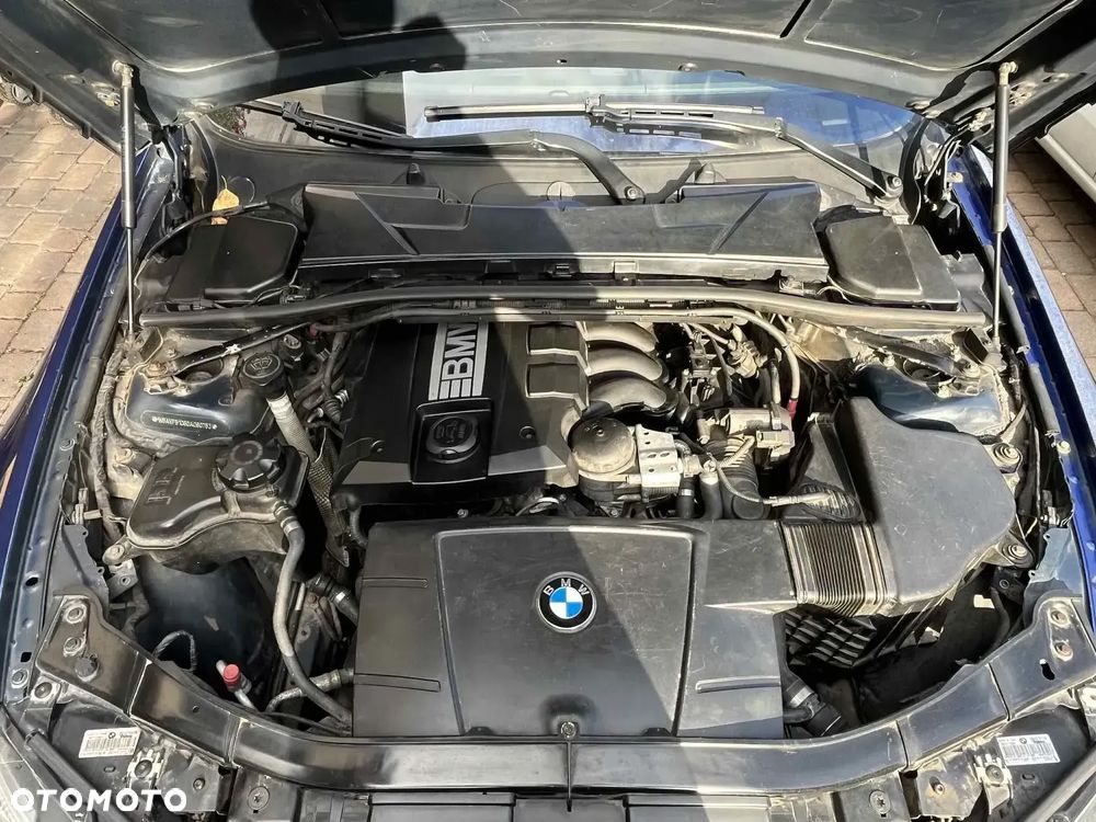 BMW Seria 3 318i - 11