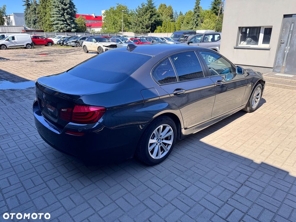 BMW Seria 5 525d - 6