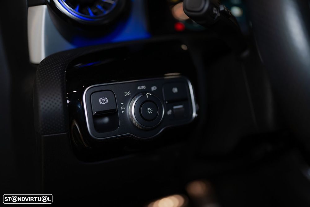 Mercedes-Benz CLA 250 e Shooting Brake AMG Line - 18