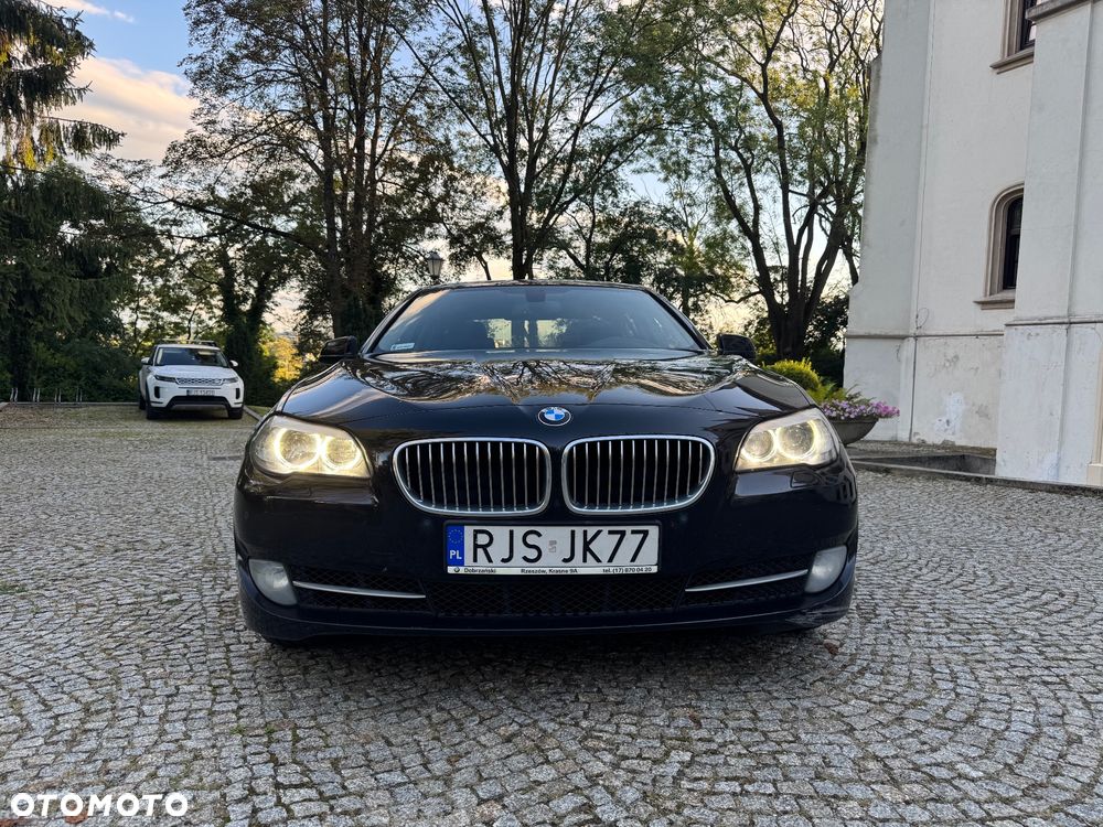 BMW Seria 5 528i - 2