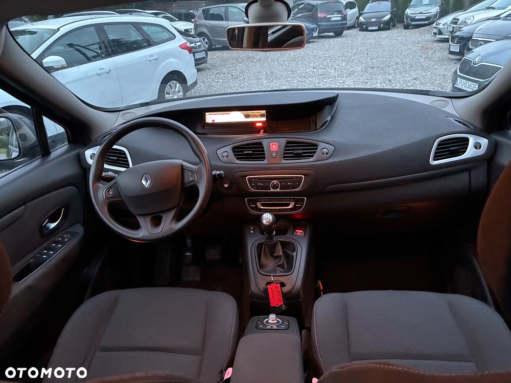 Renault Scenic 1.6 16V 110 Authentique - 11