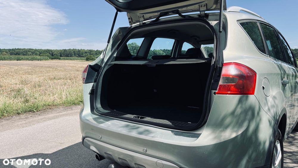 Ford Kuga 2.0 TDCi 2x4 Titanium - 3