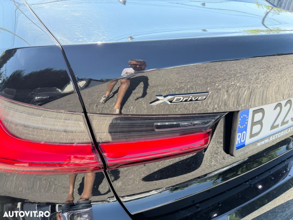 BMW Seria 3 330e xDrive Aut. - 7