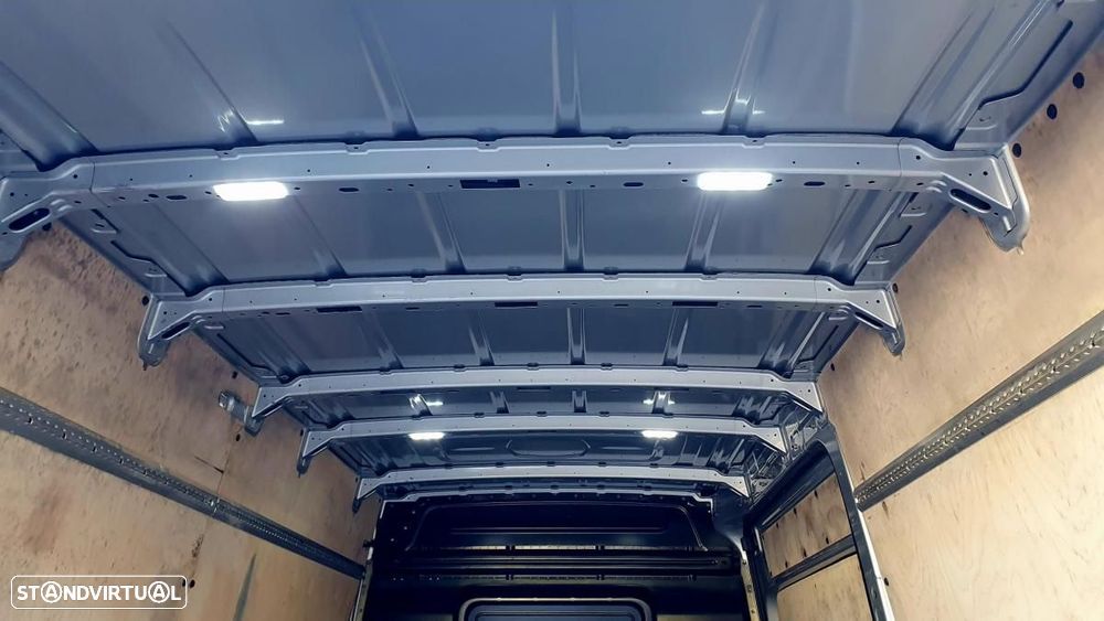 VW Crafter 2.0TDi 177cv L2H2 GPS - 8