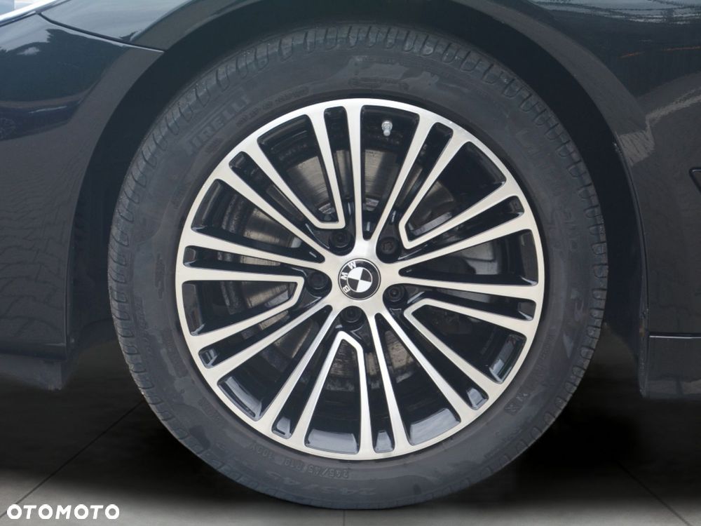 BMW Seria 5 518d Sport Line sport - 4