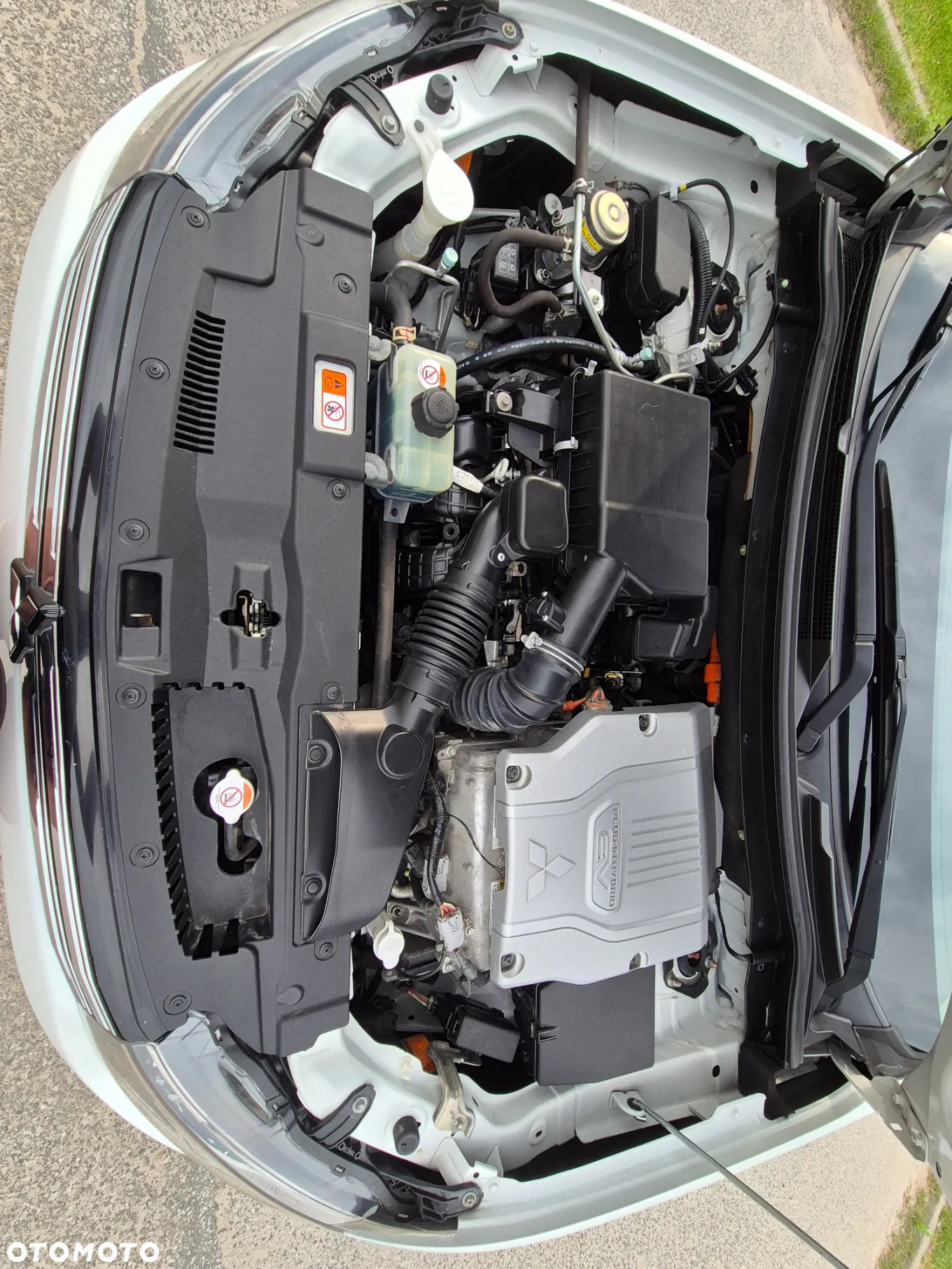 Mitsubishi Outlander 2.0 4WD Plug-In Hybrid - 34