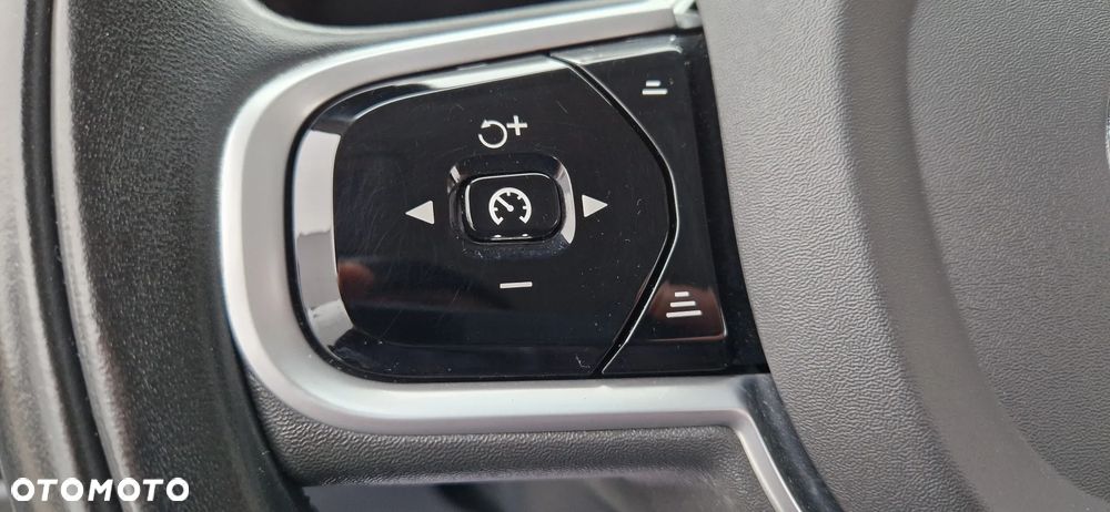 Volvo V60 Cross Country D4 AWD Geartronic Pro - 25