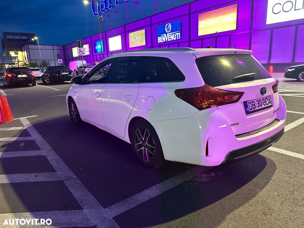 Toyota Auris 2015 photo 5