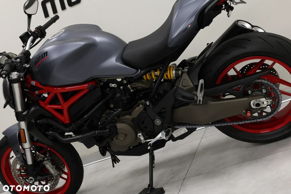 Ducati Monster - 13